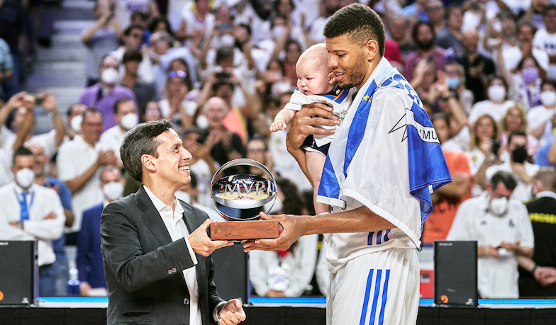 Foto: Edy Tavares MVP Finałów Ligi Endesa