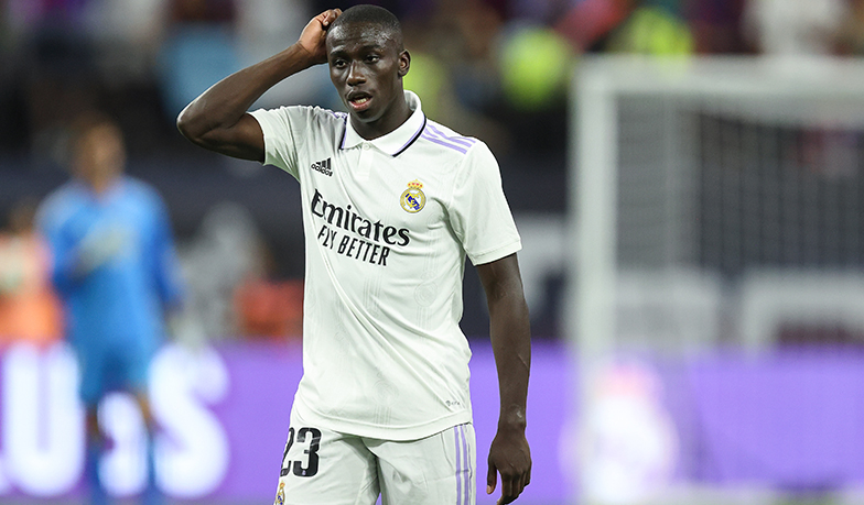 Foto: Mendy w tarapatach