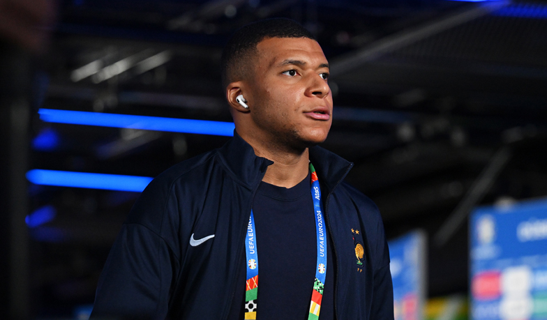 Foto: AS: Mbappé może nie potrzebować operacji nosa