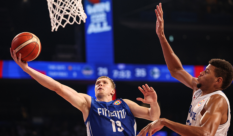 Foto: Double-double Tavaresa i porażka z Finlandią