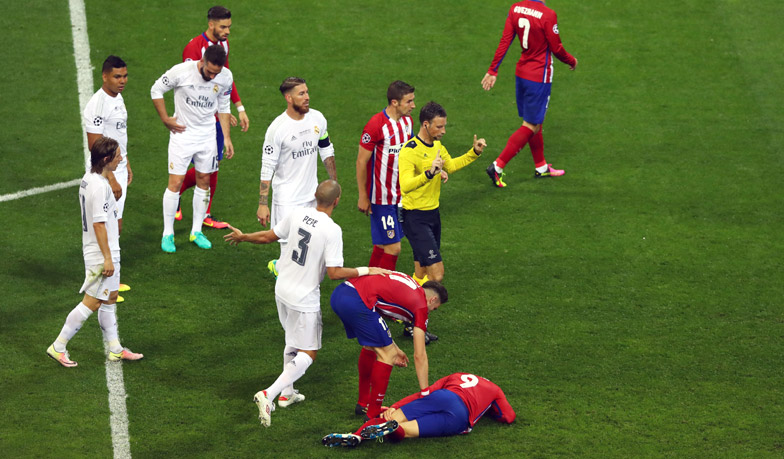 Foto: „Odgwizdałem karnego Atlético, bo Real strzelił gola ze spalonego”