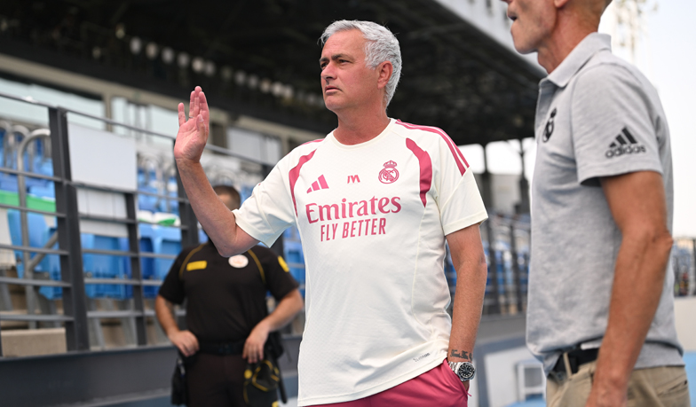 Mourinho przed sparingiem w Valdebebas zmartwił się… losem dziennikarzy [VIDEO]