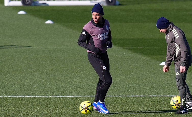 Foto: Czy Kylian Mbappé i Asencio trenują z grupą? [NA ŻYWO]