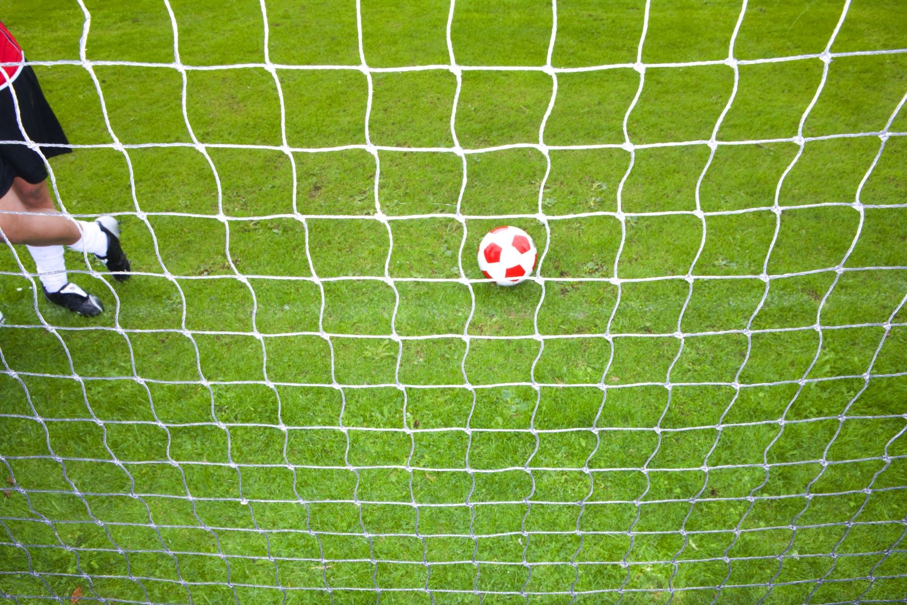 Foto: Przydomowa strefa kibica i piłkarza. Zestawienie najlepszych bramek do piłki nożnej na sezon 2026