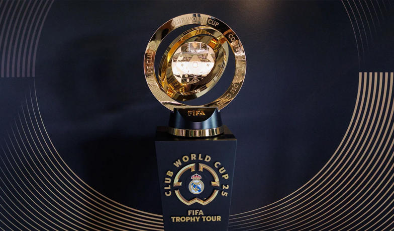 Foto: Real Madryt gości trofeum dla zwycięzcy Klubowego Mundialu
