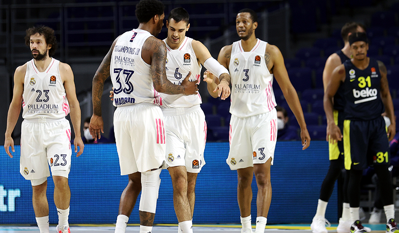 Foto: Fenerbahçe rozbite, zwycięska passa trwa