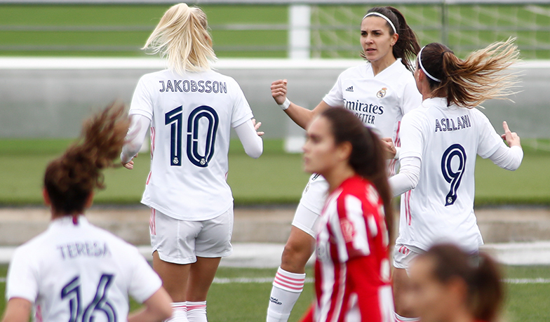 Foto: Piłkarki pokonują Athletic
