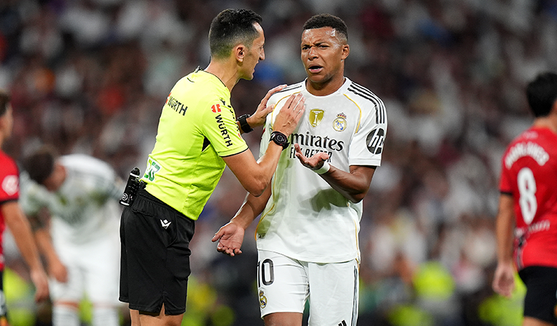 Foto: Mbappé pokazuje w mediach społecznościowych kadr z VAR-u po anulowanym golu z Mallorcą