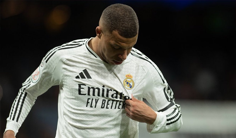 Foto: Mbappé sugerował kibicom, by przestali gwizdać?