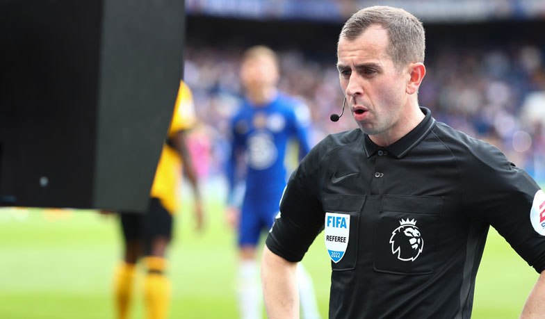 Foto: Premier League będzie udostępniać rozmowy sędziów z VAR-em