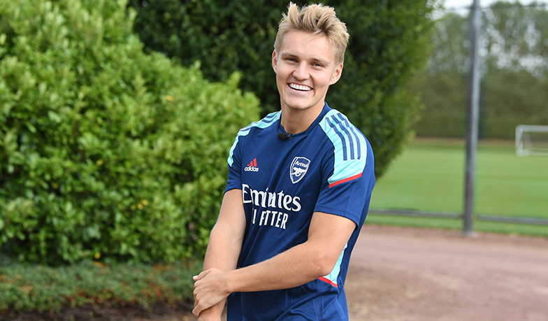Foto: Na co tak właściwie pisze się Ødegaard?
