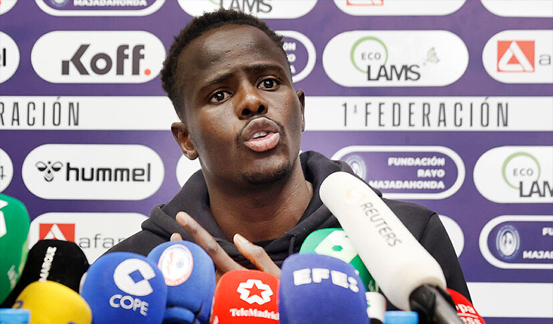 Foto: Cheikh Sarr zawieszony na dwa mecze, Rayo ukarane walkowerem, a Sestao z zamkniętym stadionem
