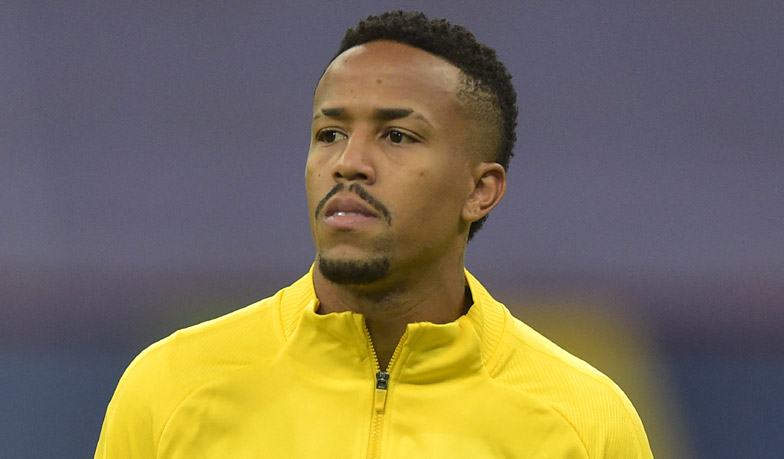 Foto: Militão wraca do Madrytu z problemem mięśniowym