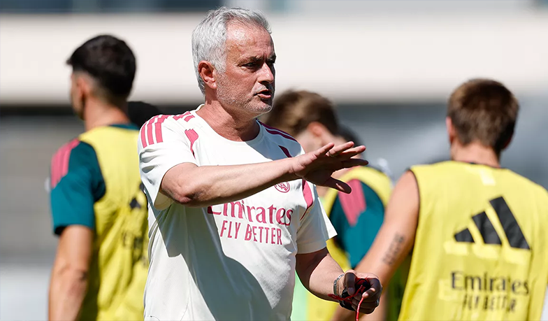 Mourinho od pierwszego treningu dyryguje zespołem [VIDEO]