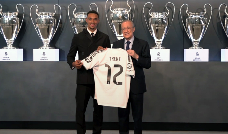 Foto: Alexander-Arnold będzie grać z numerem 12 i imieniem „Trent” na koszulce