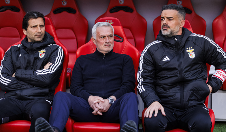 AS: Mourinho przyjdzie do Realu z trzema członkami sztabu Benfiki