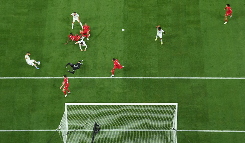 Foto: IFAB doprecyzowała „celowe zagranie” obrońcy, które anuluje spalonego