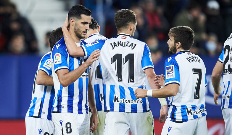 Foto: 13. kolejka: Sociedad znowu odbiera Królewskim pozycję lidera
