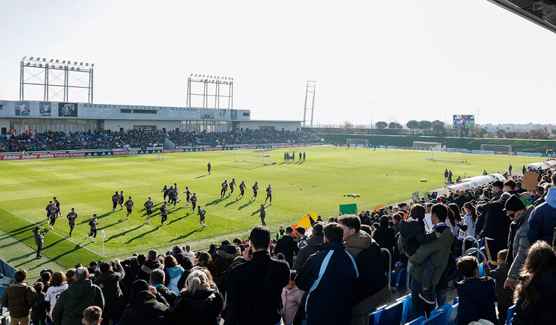 Foto: Królewscy odbyli otwarty trening na stadionie Di Stéfano