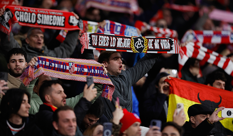 Foto: Delegat UEFA odnotował skandaliczne zachowania kibiców Atlético na Bernabéu