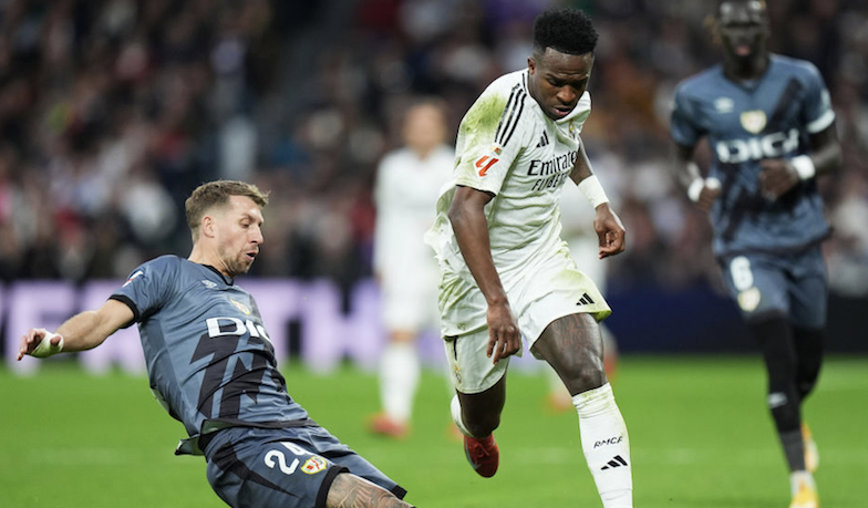 Foto: 27. kolejka: Real wygrywa i zrównuje się punktami z Barceloną