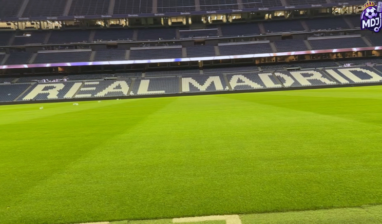 Foto: Królewscy wysunęli nową murawę na powierzchnię [VIDEO]