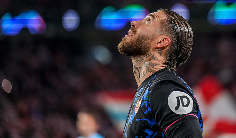 Foto: Sergio Ramos na czele rewolucji, którą przygotowuje Diego Alonso