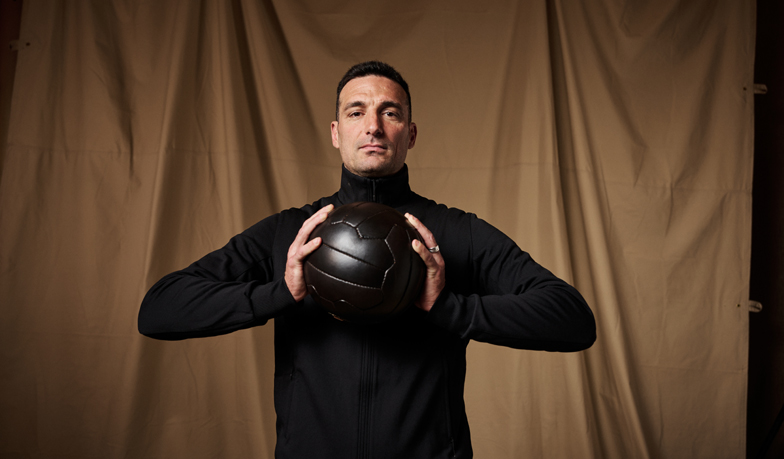 Foto: Lionel Scaloni z trenerską nagrodą The Best