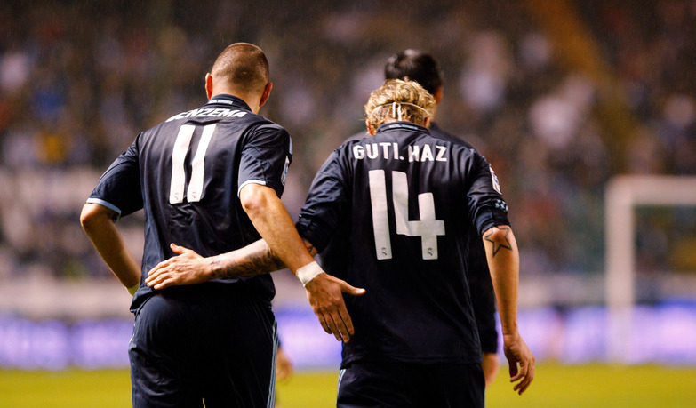 Foto: Kiedy Guti i Benzema spóźnili się na trening przez zmianę czasu