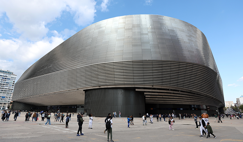 Real dopracowuje Bernabéu i rozwija projekt z Apple