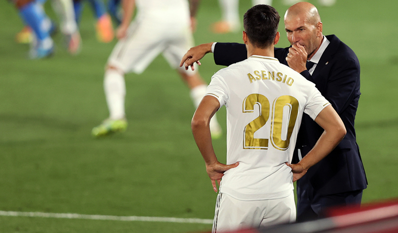 Foto: Asensio bierze nowy numer, Vinícius zmienia napis na koszulce