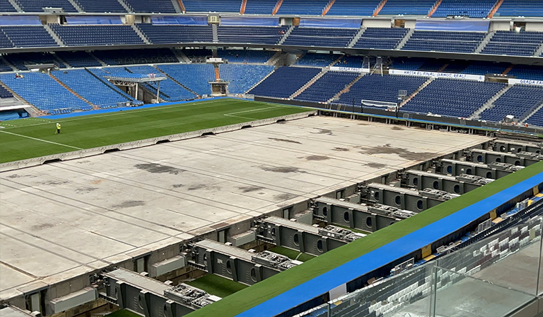 Foto: Murawa na Bernabéu po raz pierwszy jest chowana do jaskini