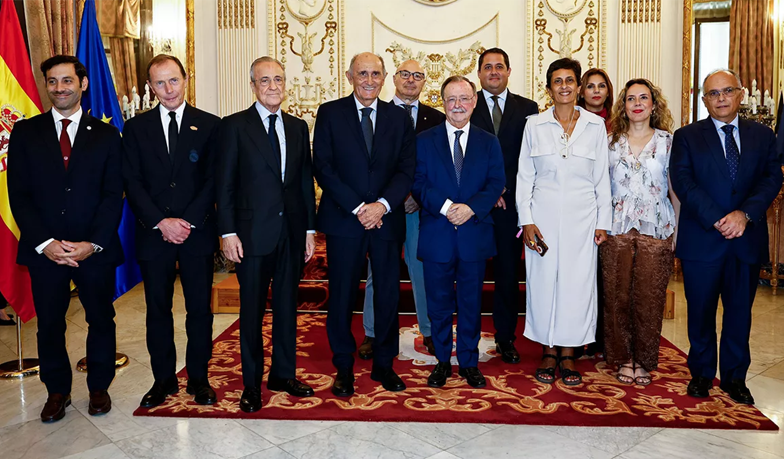 Florentino, Pirri i Butragueño odwiedzili Ceutę