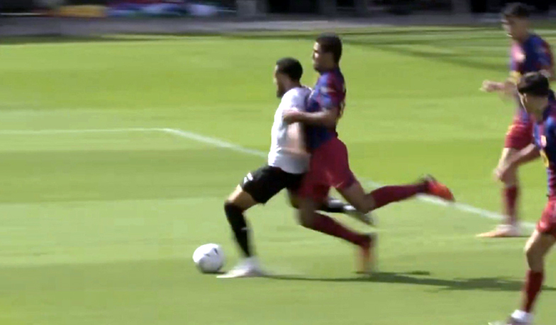 Real Madrid TV: Rażące różnice w traktowaniu graczy Realu i Barçy przez sędziów [VIDEO]