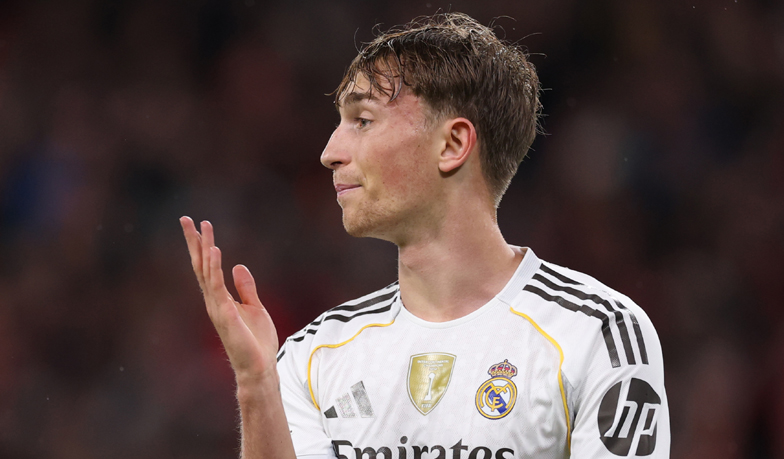 Foto: GŁOS KIBICA: Czy w niedzielę posadziłbyś Huijsena na ławce?