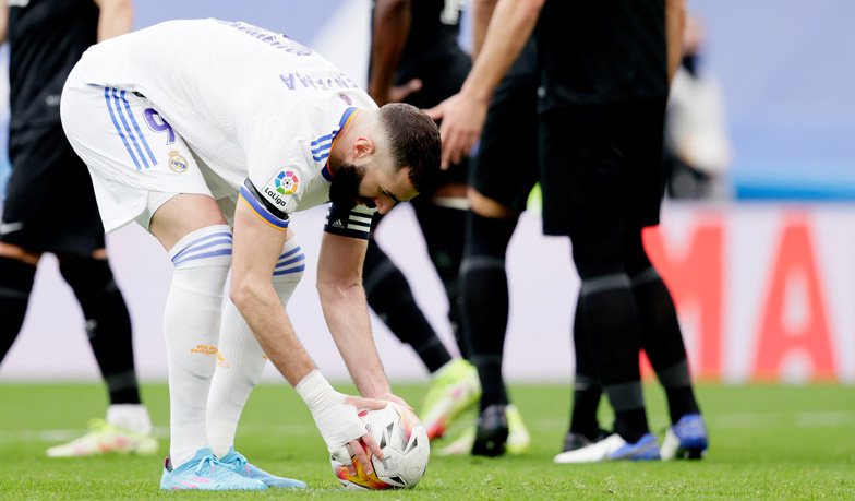 Foto: Benzema zmienił stronę i zmarnował pierwszy rzut karny w Realu