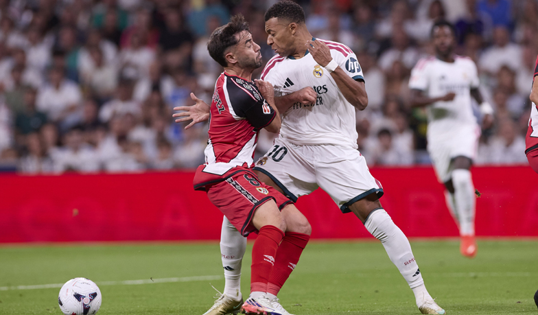 Real Madrid TV: Rażące różnice w traktowaniu graczy Realu i Barçy przez sędziów [VIDEO]