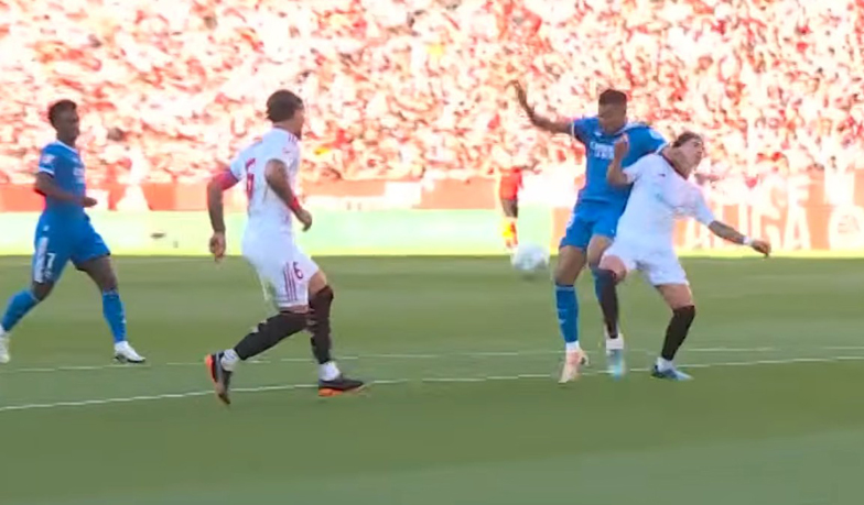 GŁOS KIBICA: Łokieć Mbappé