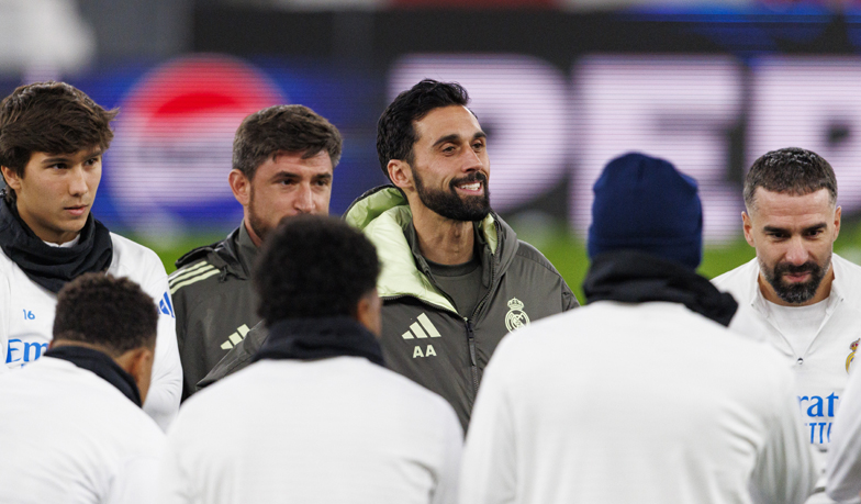 Foto: Arbeloa do Pintusa: Trzeba ich przekonać, że to nie jest kwestia fizyczności [VIDEO]