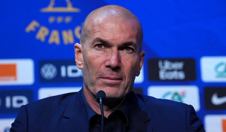 Zidane: Czapki z głów, Cristiano