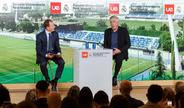 Foto: Ancelotti: Real Madryt jest największy na świecie