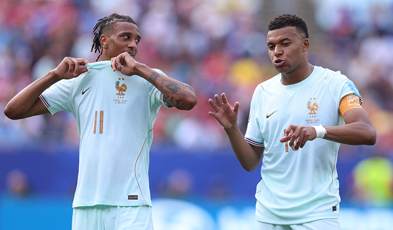 BILD: Olise chce przejść do Realu, Mbappé przekonuje go do transferu