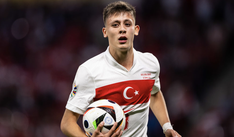 Foto: Turcja w ćwierćfinale, asysta Gülera! [VIDEO]