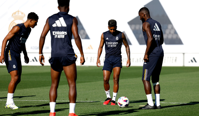 Foto: Kwadrans ostatniego treningu przed Athletikiem [NA ŻYWO]