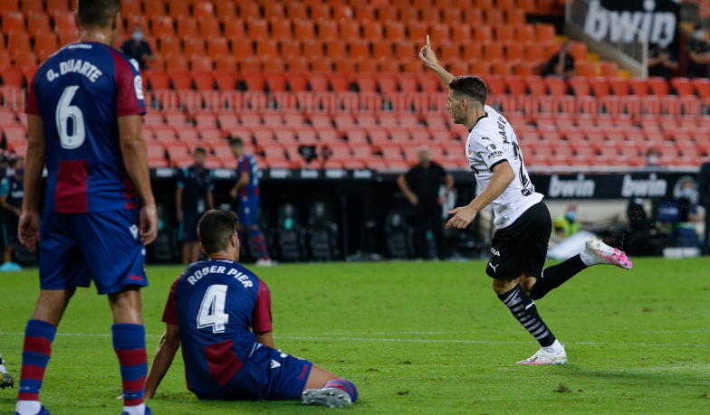 Foto: 1. kolejka: Valencia na czele