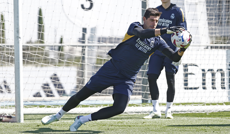 Foto: Courtois doznał kontuzji w interwencji bez udziału kolegów