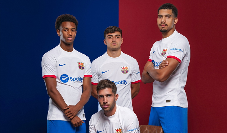 Foto: Barcelona będzie grała w… białych koszulkach
