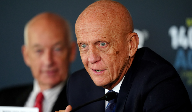 Nowości sędziowskie na mundial: cofane rożne i 5 sekund na aut oraz wznowienie od bramki