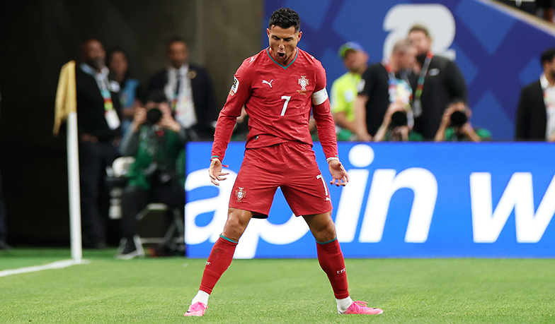 Cristiano Ronaldo ustanawia rekord i strzela gola na szóstym mundialu!