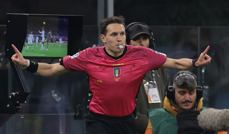 Foto: Oficjalnie: Serie A będzie ujawniać nagrania rozmów sędziów z VAR-em